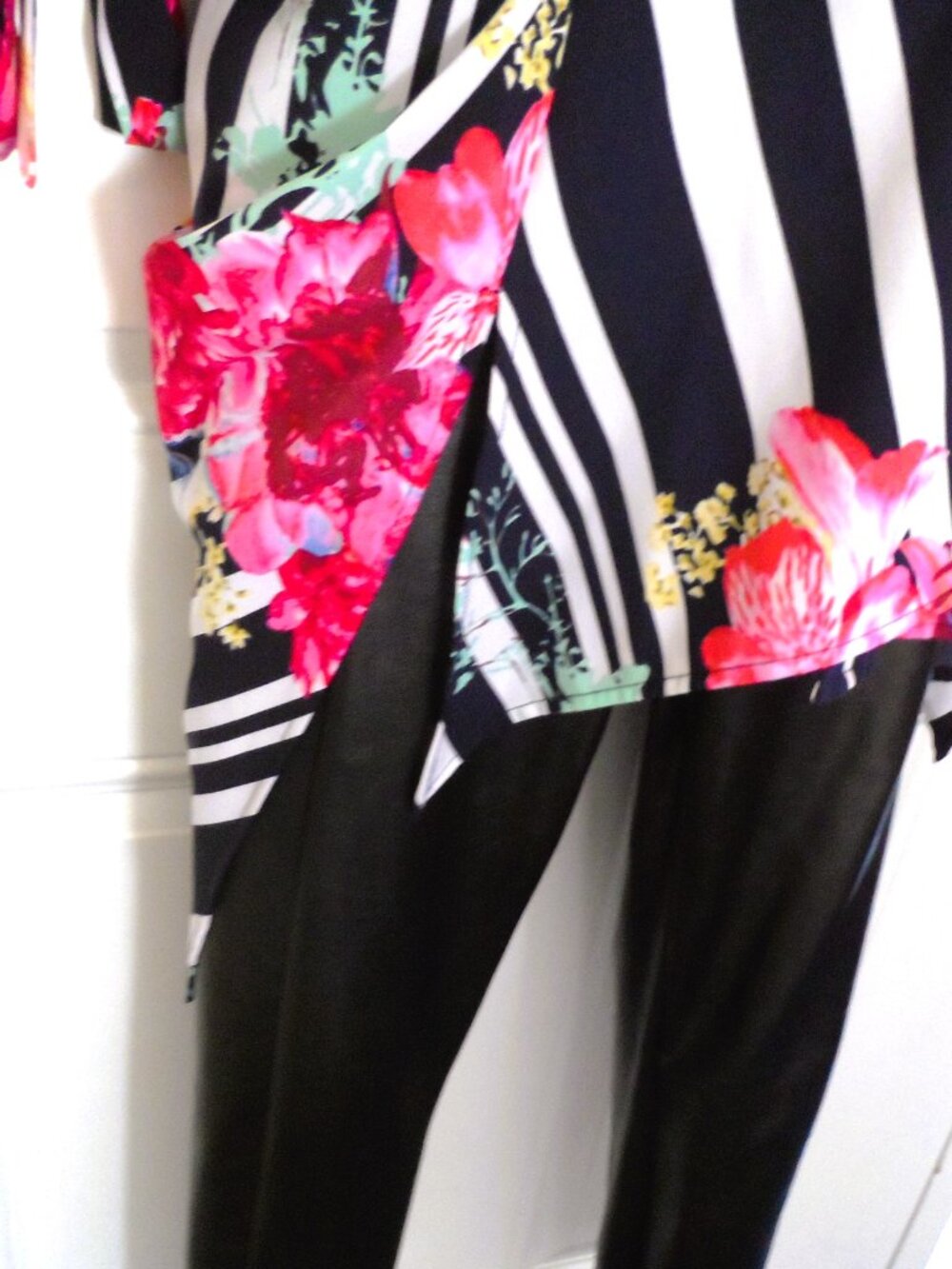 Nygard- Floral and Striped blouse size M - Picture 7 of 16